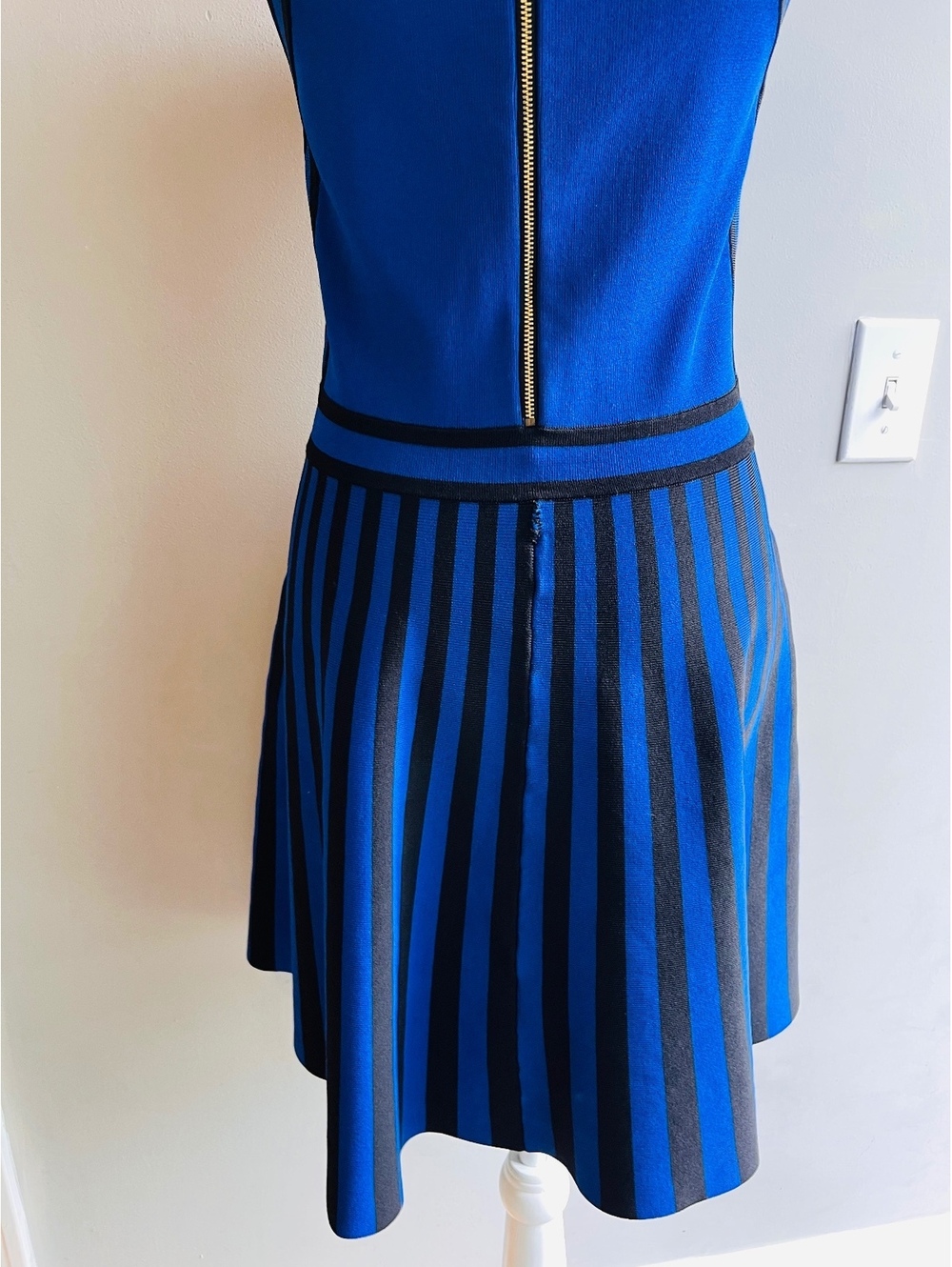 GUESS Los Angeles Fit and Flare Blue Black Striped Bandage Knit Dress Large - Picture 6 of 10